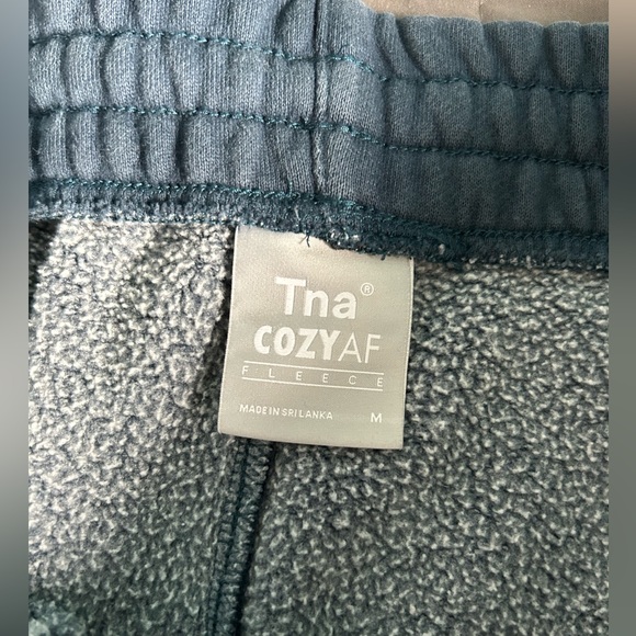 Aritzia Women’s Tna cozy fleece joggers Size M - Picture 2 of 2